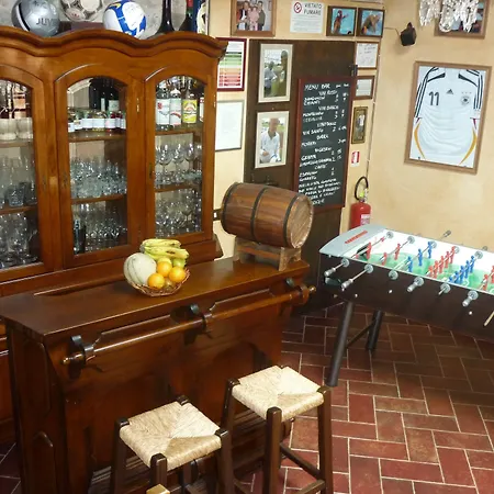 Castello Nocleg ze śniadaniem 4*