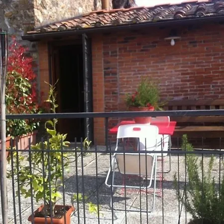 Castello Nocleg ze śniadaniem 4*